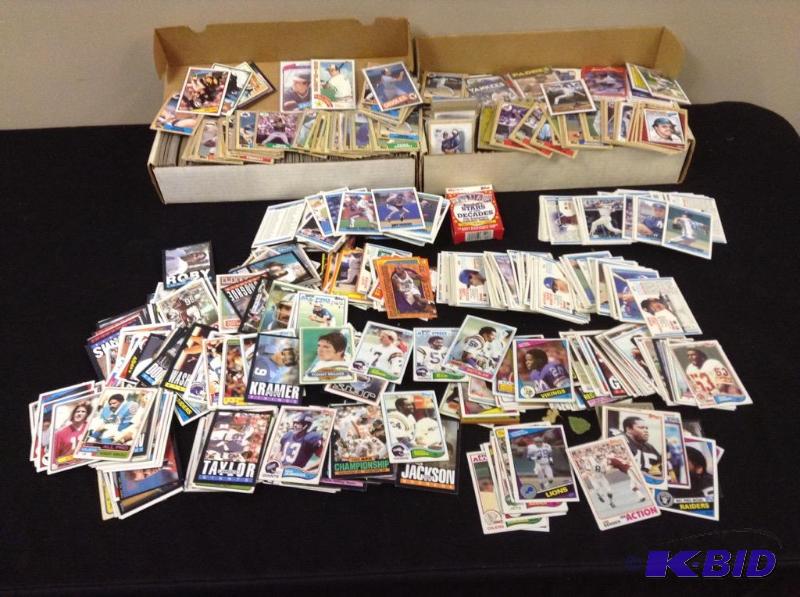 lot 10 image: Large Lot of Baseball and Football Trading Cards