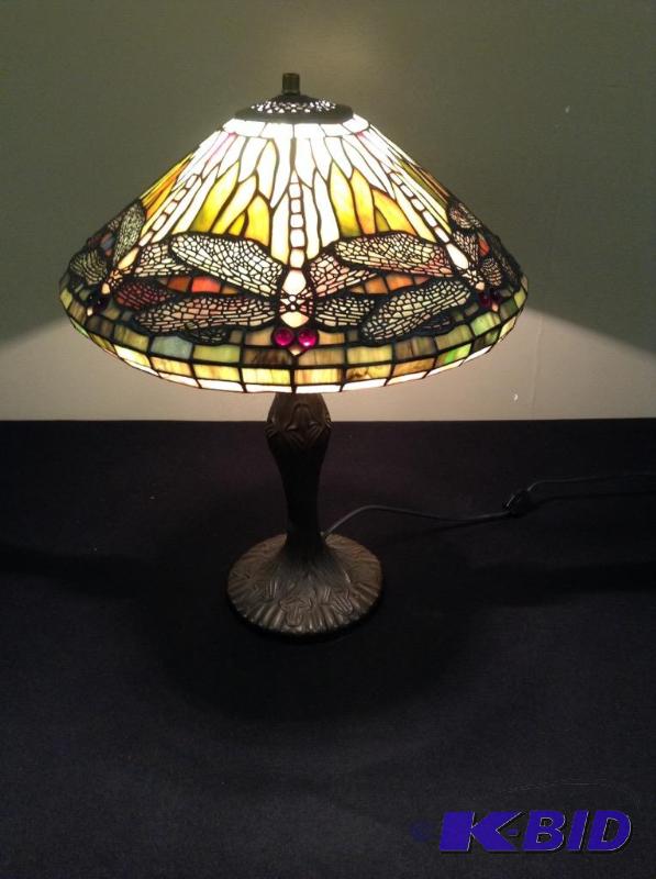lot 102 image: Beautiful Tiffany Style Dragon Fly Lamp