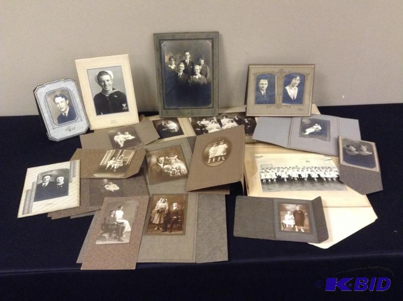 lot 106 image: Vintage Photographs