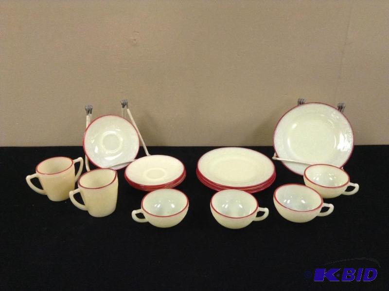 lot 124 image: McKee Laurel Red Trimmed Childs Tea Set