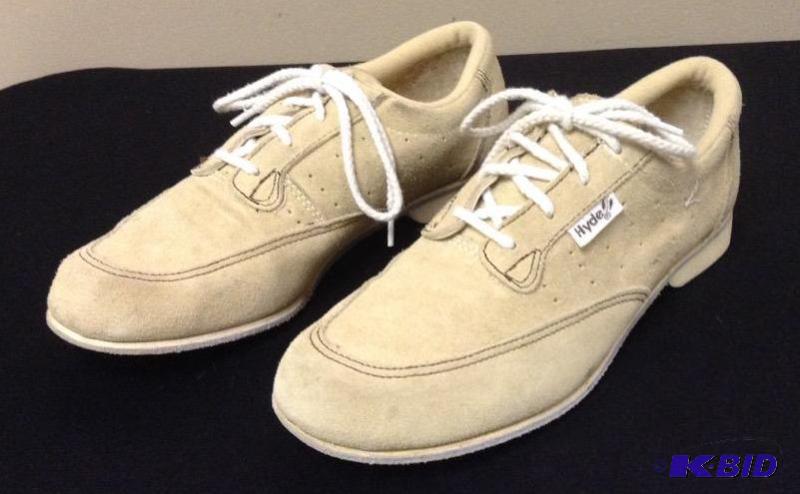lot 26 image: Vintage Hyde Womens Bowling Shoes - Size 6.5