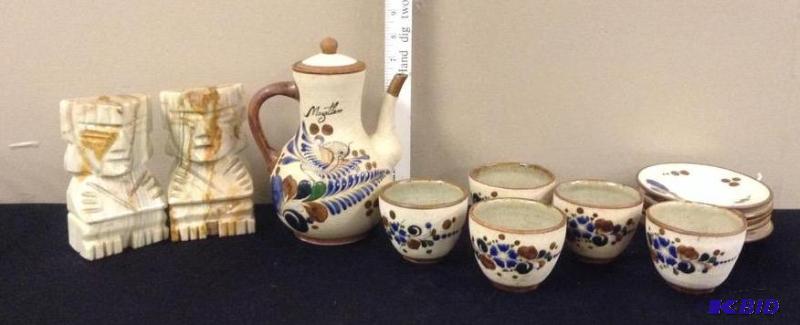 lot 44 image: Mexican Onyx Bookends and Mazatlan Souvenir Tea Set