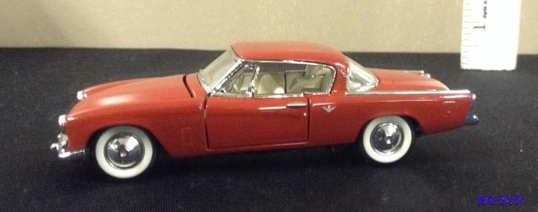 lot 52 image: 1953 Studebaker Commander 143 Scale by The Franklin Mint