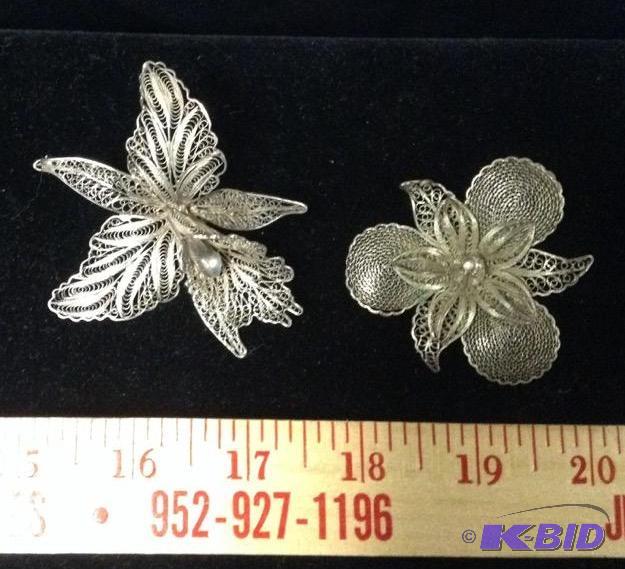 lot 68 image: Two Lovely Old Filigree Flower Brooches