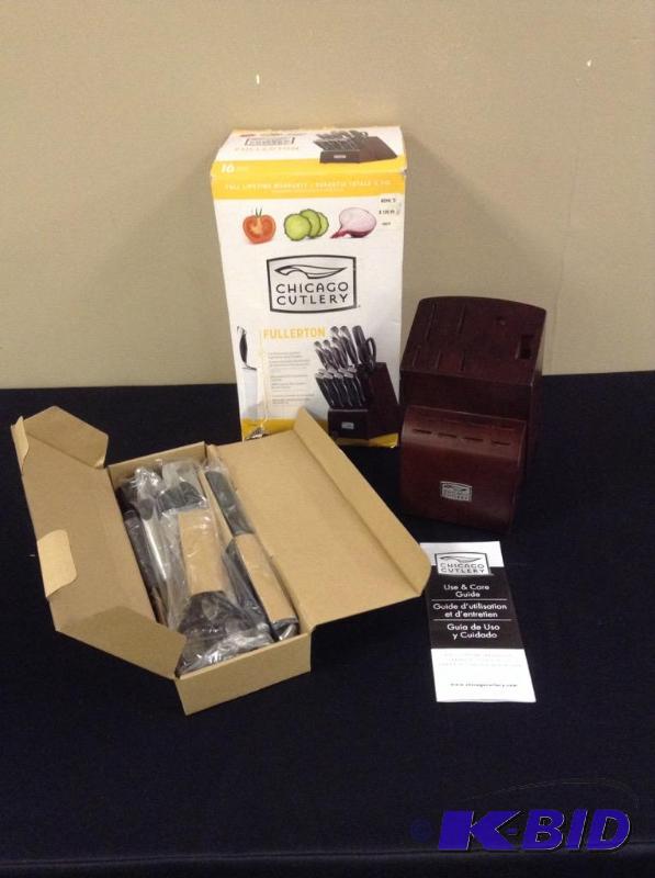 lot 80 image: Chicago Cutlery Knives and Block