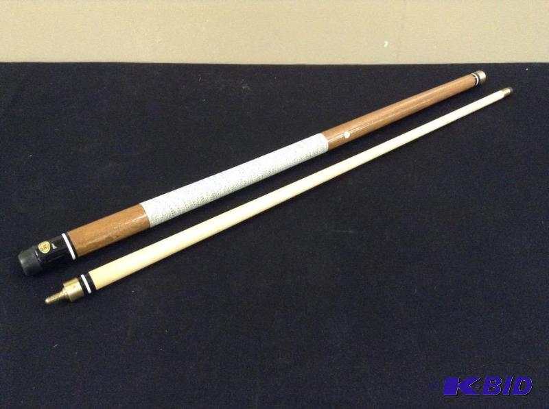 lot 81 image: Harvard 20 oz. Pool Cue