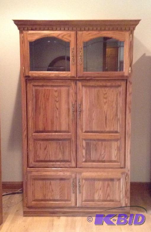 lot 17A image: Gorgeous Oak TV Armoire