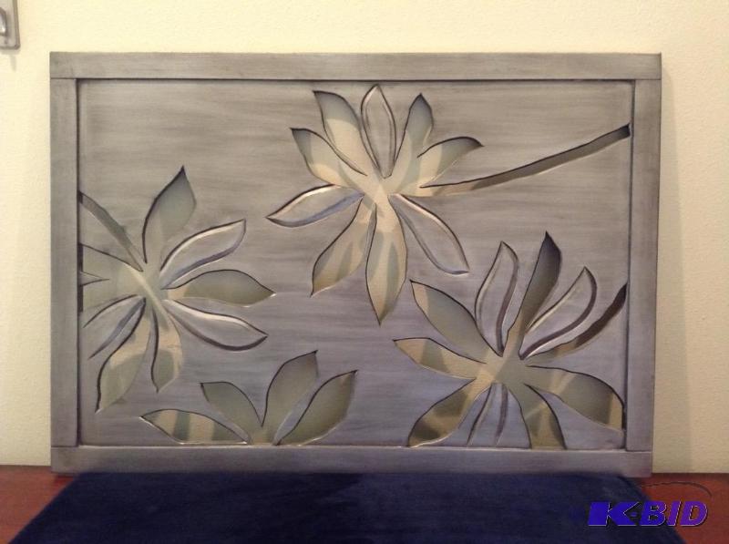 lot 22 image: Decorative Flower Art