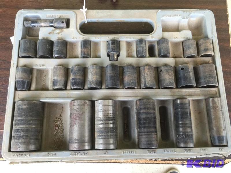 lot 44 image: Chrome Vanadium Socket Set