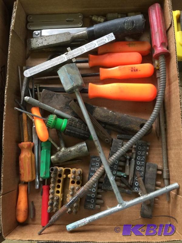 lot 45 image: Lot Tools - Screw Bits, Screwdrivers & More