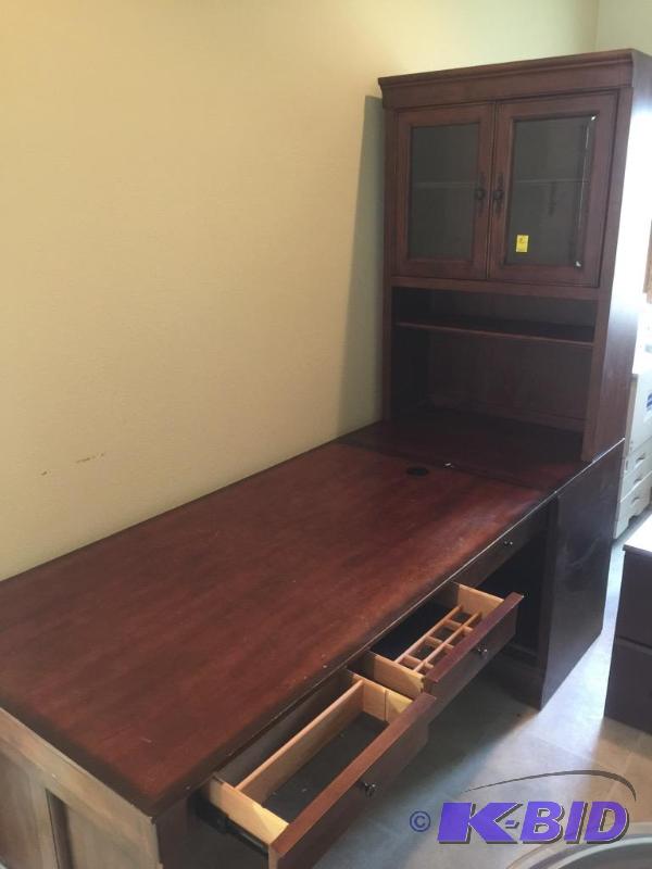 lot 81 image: Home Office Modular Desk