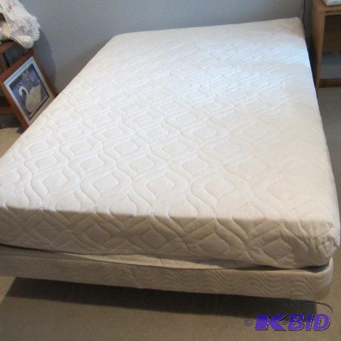 Full Size Bed
