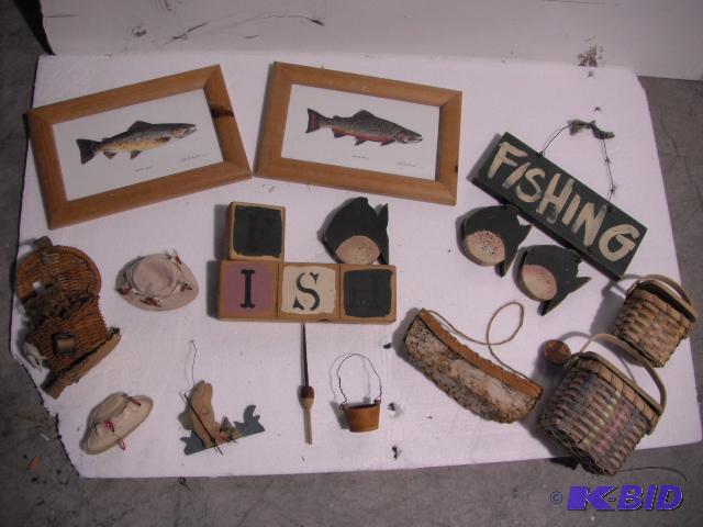 Lot of Fishing Decor - Most are wooden - Ligh...