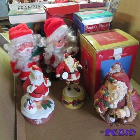 Walking & Musical Santas