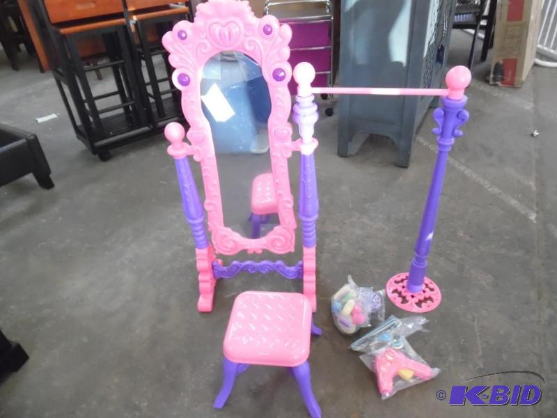 Princess Dress Up Station
