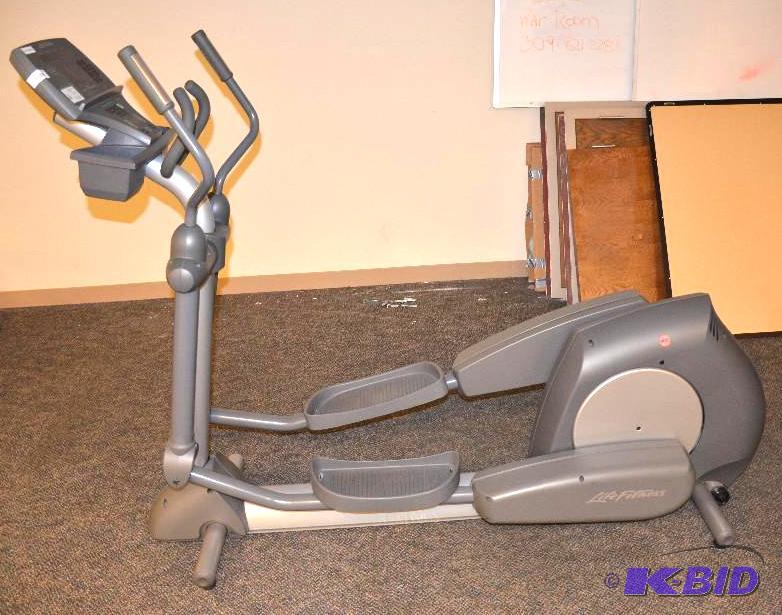 lot 105 image: Life Fitness Ellipitcal  Cross Trainer i...