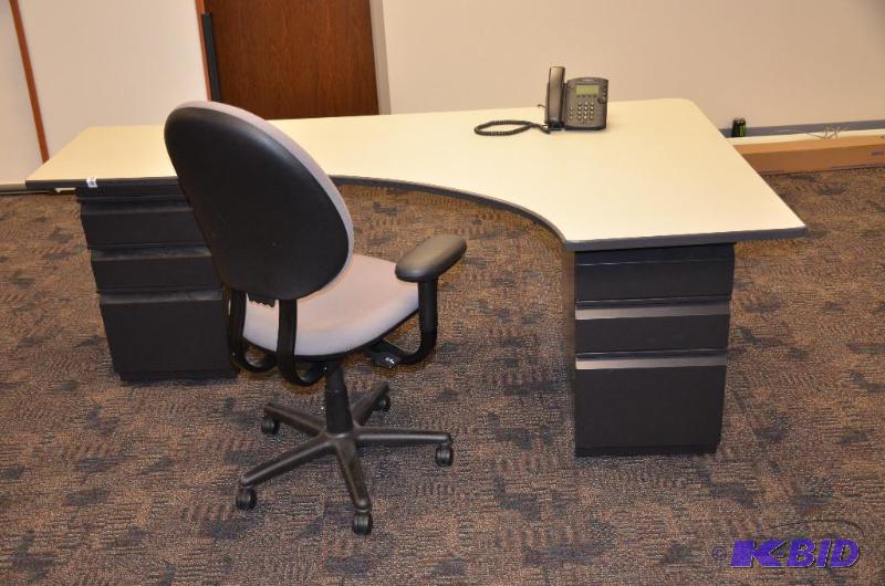 lot 49 image: L shaped desk  table with 2 black files 82x4...