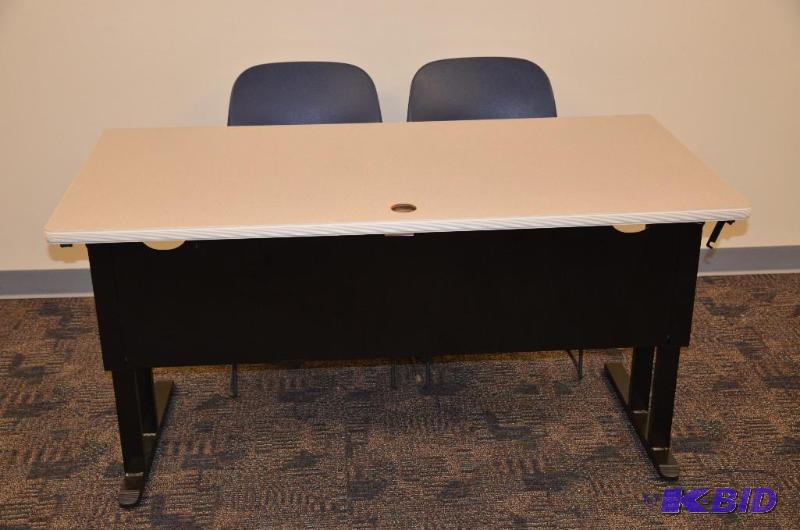 lot 71 image: Folding table 30x60" by Hon model 5264. ...