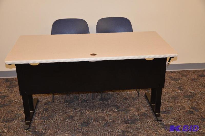 lot 74 image: Folding table 30x60" by Hon model 5264. ...