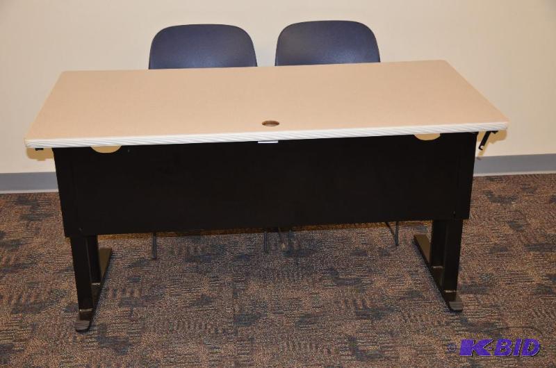 lot 75 image: Folding table 30x60" by Hon model 5264. ...