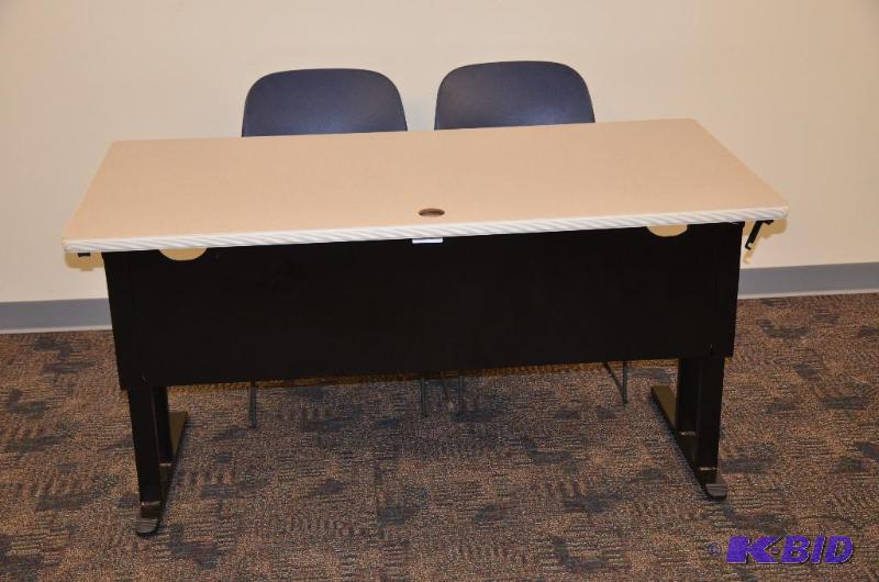 lot 77 image: Folding table 30x60" by Hon model 5264. ...