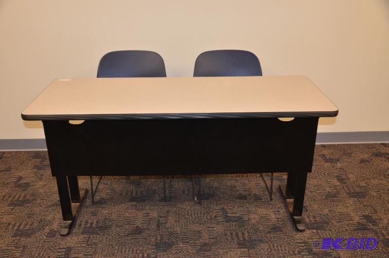 lot 79 image: Folding table 24x60" by Hon model 5364. ...
