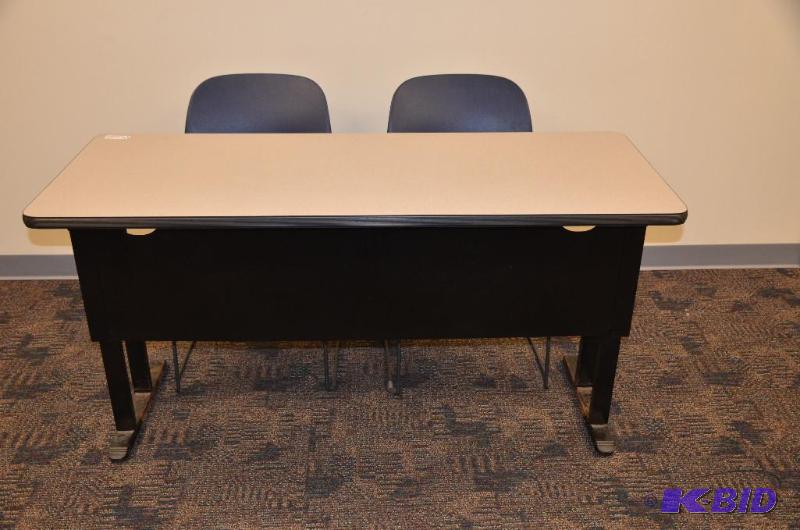 lot 81 image: Folding table 24x60" by Hon model 5364. ...
