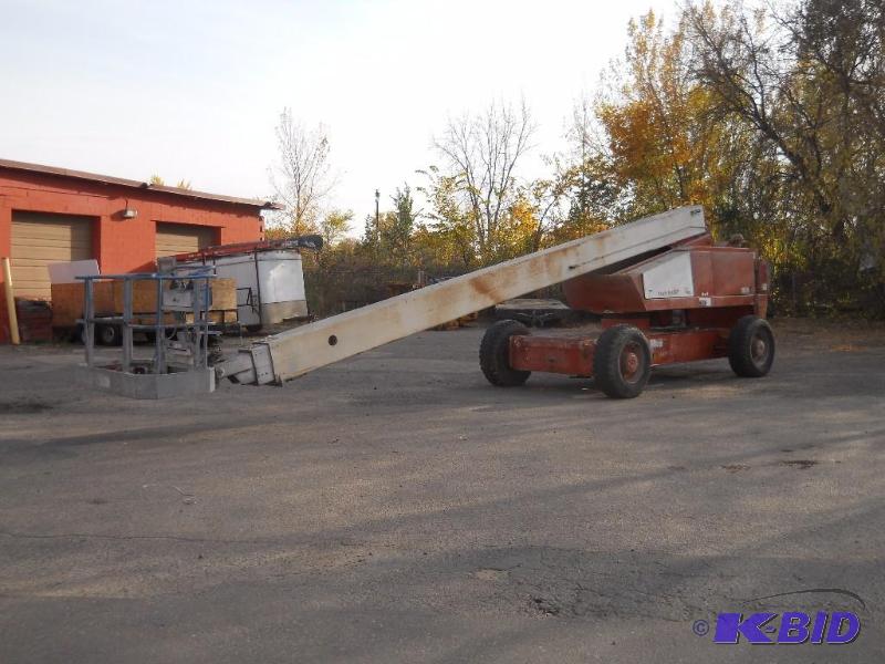 lot 1 image: Snorkelift TB80 Boom Lift. Starts, Runs, Drives, Lifts.