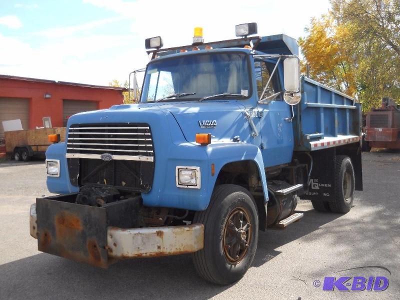 lot 2 image: 1990 Ford L8000 Dump Truck  Plow Truck. Starts, Runs and Drives. NO RESERVE