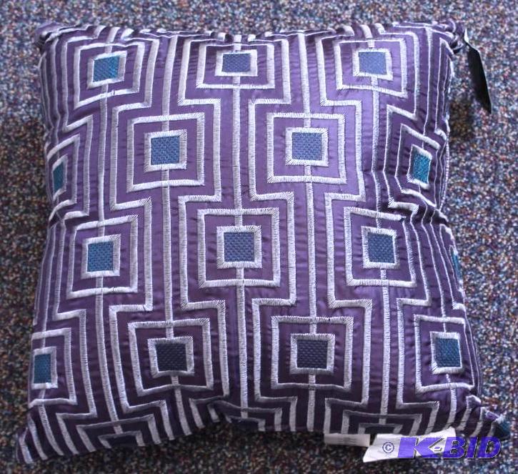 Home Collection Plum Decorative Pillow