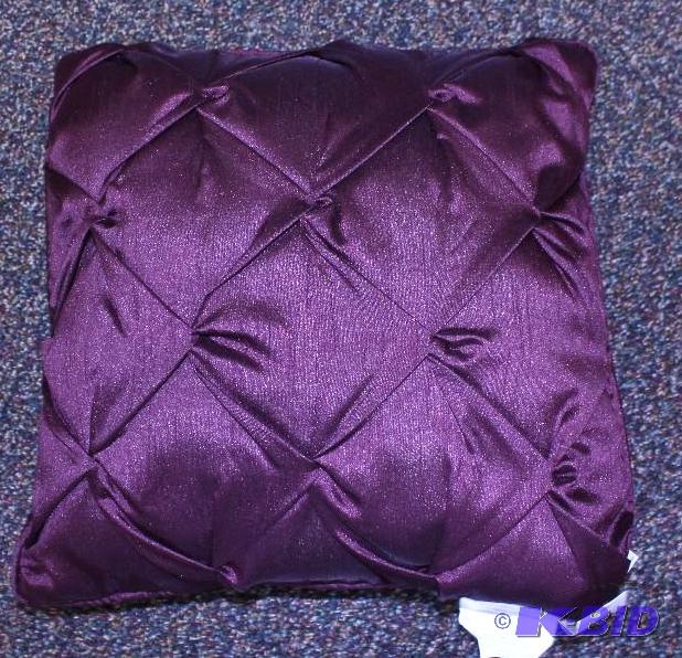Home Collection Plum Decorative Pillow