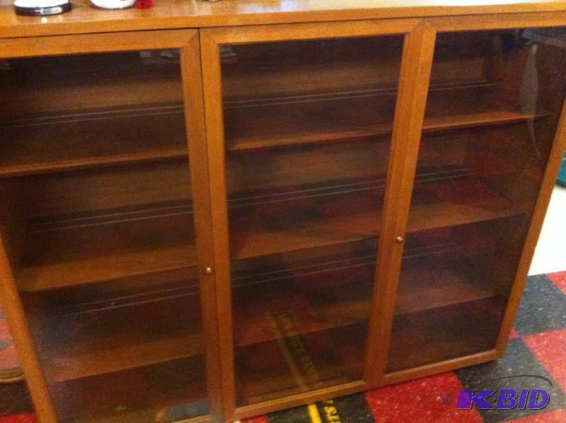 display case