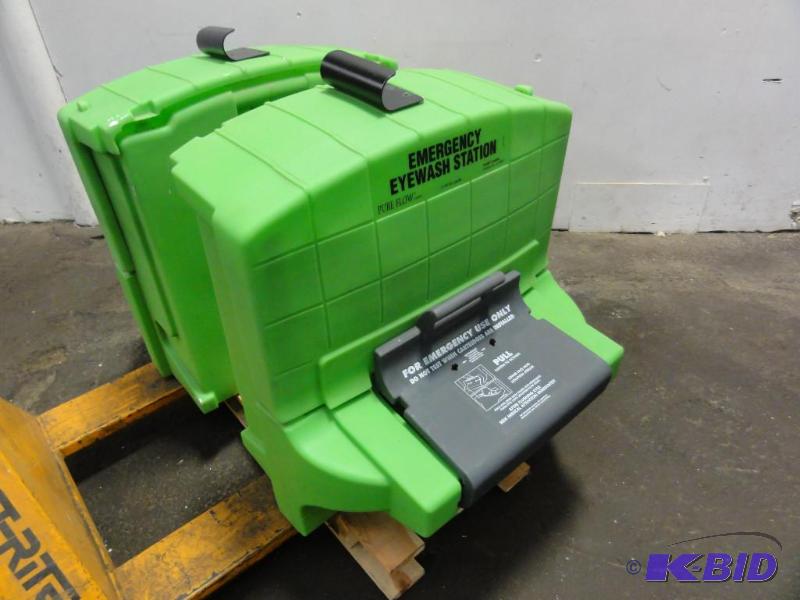 lot 155 image: Fendall Pureflow 1000 Emergency Eye Wash Stat...