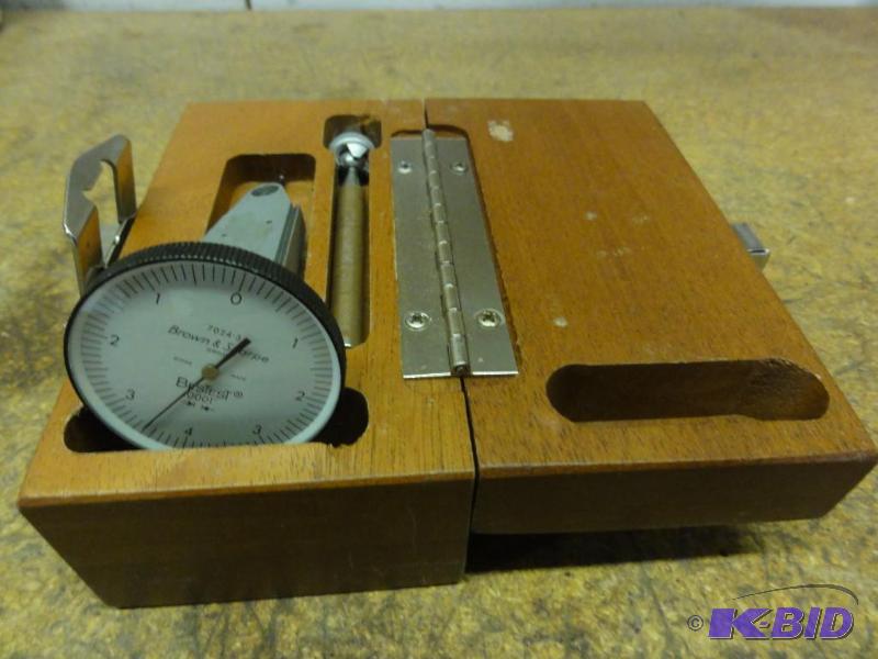 lot 208 image: Brown and Sharpe Indicator, BesTest Model 702...
