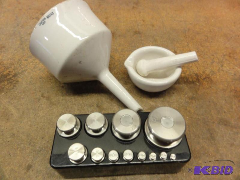 lot 211 image: 1000 gram weight set, Porcelain Funnel and Mo...