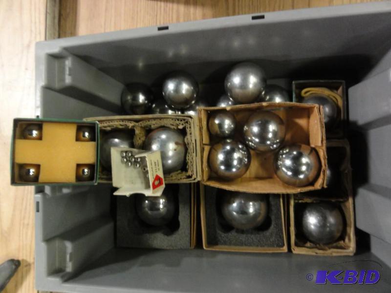 lot 215 image: Assorted Inspection Balls, 1132", 1&quo...