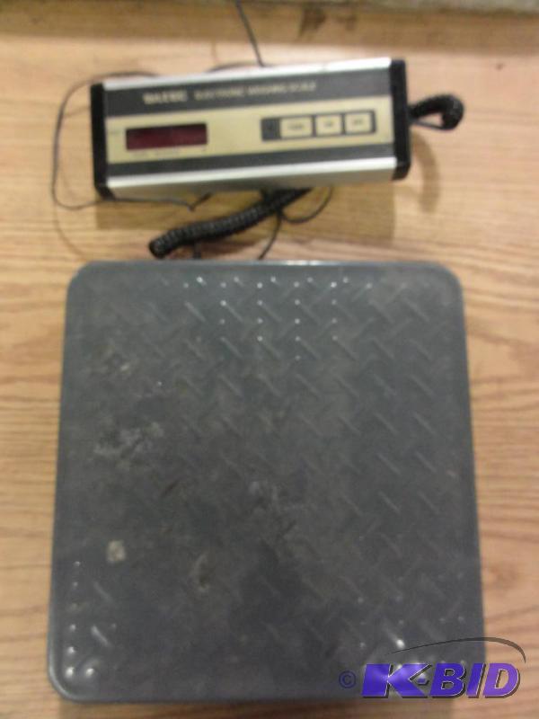 lot 225 image: Siltec Electronic Scale, Model PS-400L, 400 L...