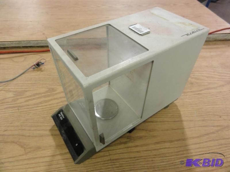 lot 226 image: Mettler Model AE160 Electronic Sample Scale, ...