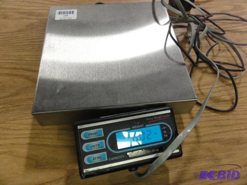 lot 227 image: Avery Weigh-Tronix 50 Lb Scale, .01 Lb Gradua...