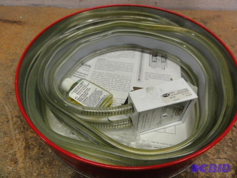 lot 230 image: Dwyer Slack Tube Manometer, Max Pressure 50 P...