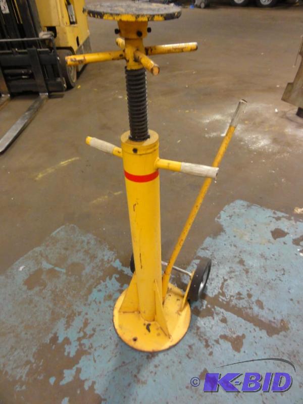 lot 302 image: Trailer Jack Stand with 8" Hard Rubber W...