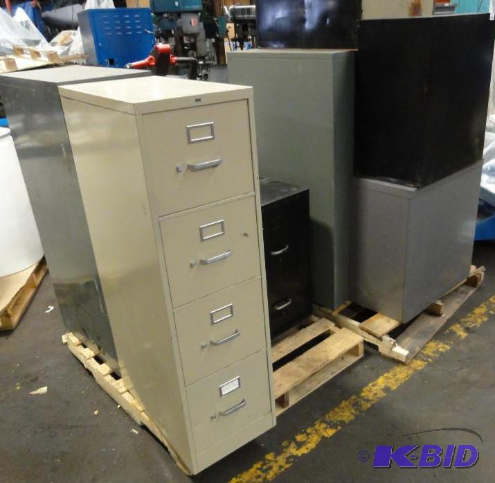 lot 304 image: (8) Assorted Filing Cabinets, 2-drawer and 4-...
