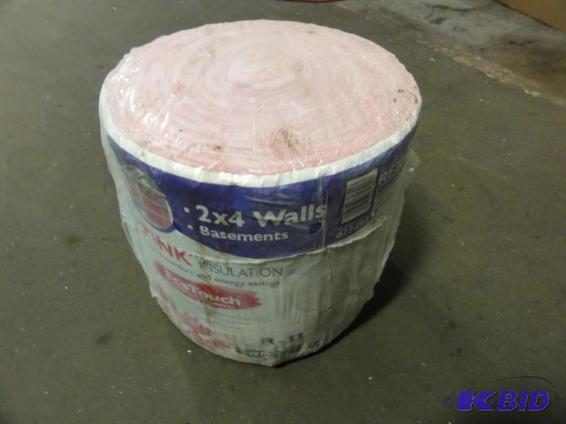 lot 321 image: Roll of Owens Corning 2X4 R-13 Pink Insulatio...