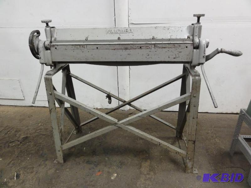 lot 7 image: Niagara 42" Bending Brake Includes Stand...