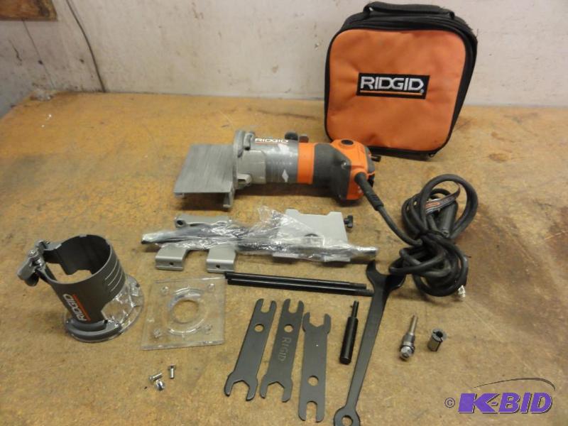 lot 79 image: Ridgid 1-12 HP Compact Router Model R2401 Wi...