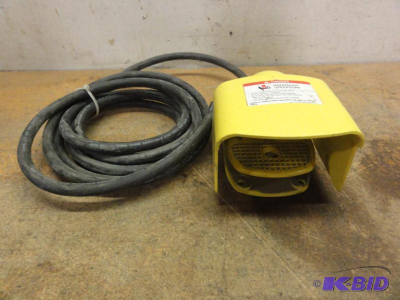 lot 89 image: Foot Pedal with 123 Cable...