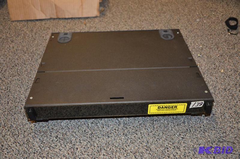 lot 138 image: server rack 17x14"...