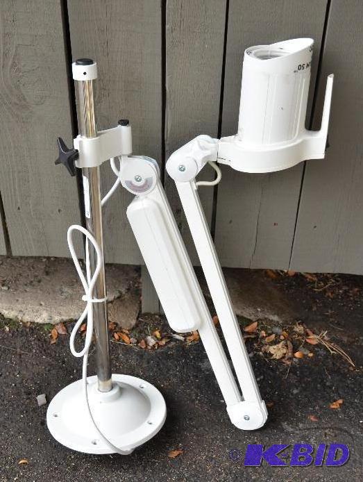 lot 17 image: Philips Burton Model SE50SC Super Exam Light ...