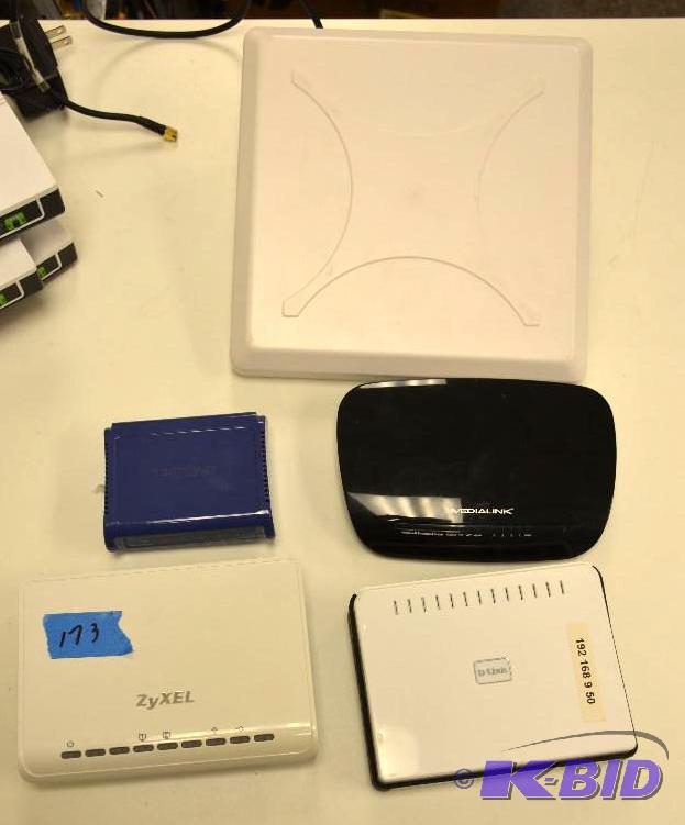 lot 173 image: Zyxel WAP3205 D-link model DAP1522 Medialink ...
