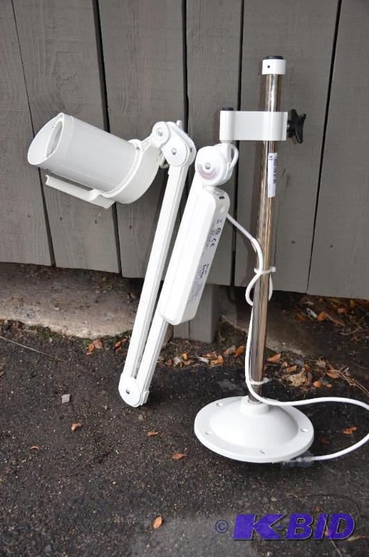 lot 19 image: Philips Burton Model SE50SC Super Exam Light ...